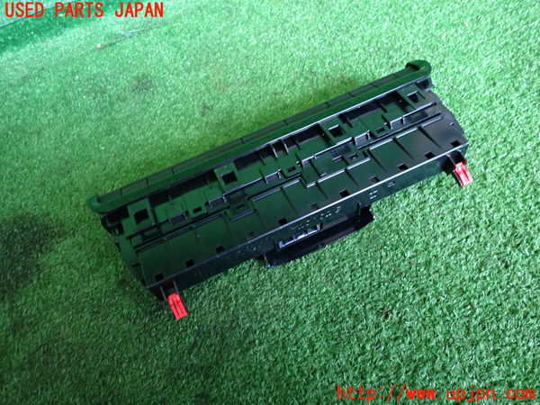 2UPJ-37306066]プリウス(MXWH60)エアコンスイッチ1 中古_m0002.jpg
