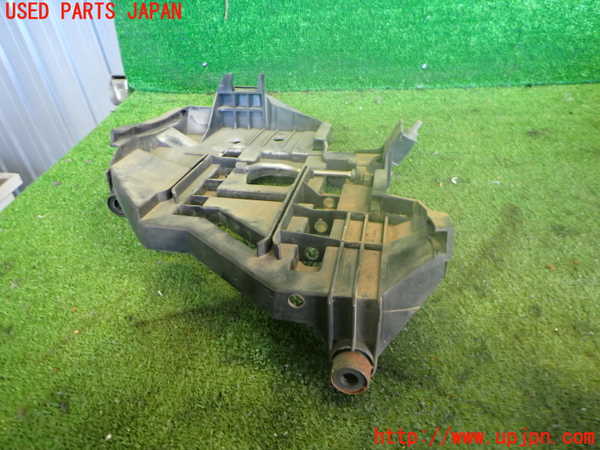 2UPJ-37321140]ポルシェ・カイエン S(9PA00)右ヘッドライトリム 中古_m0001.jpg