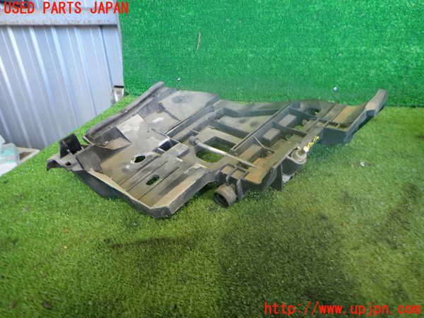 2UPJ-37321142]ポルシェ・カイエン S(9PA00)左ヘッドライトリム 中古_m0001.jpg