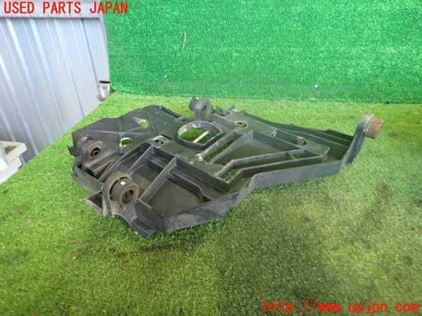 2UPJ-37321142]ポルシェ・カイエン S(9PA00)左ヘッドライトリム 中古_m0002.jpg