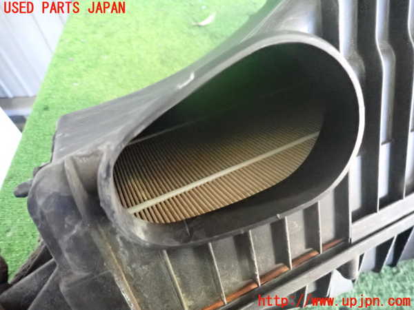2UPJ-37322560]ポルシェ・カイエン S(9PA00)エアクリーナーボックス 中古_m0003.jpg