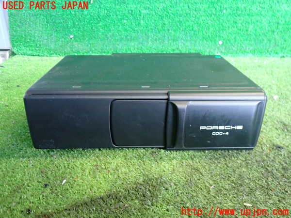 2UPJ-37326505]ポルシェ・カイエン S(9PA00)CDチェンジャー 中古_m0001.jpg