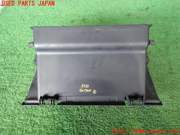 2UPJ-37337516]パジェロ(V75W)グローブボックス1 中古_m0003.jpg