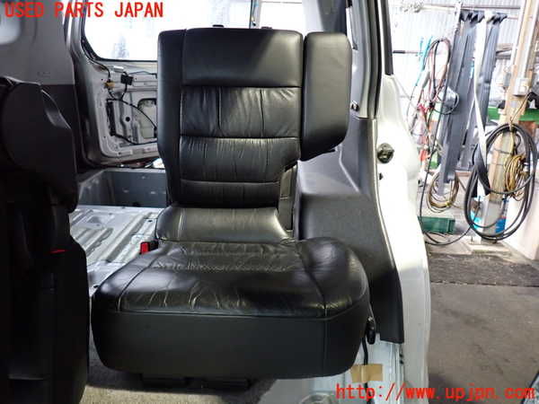 2UPJ-37337175]パジェロ(V75W)左2列目シート 中古_m0001.jpg