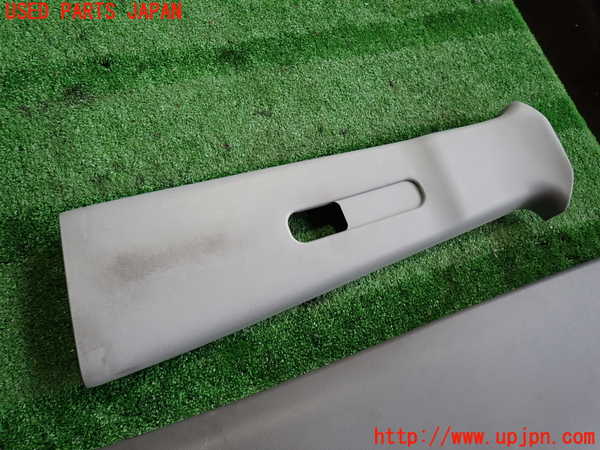 2UPJ-37337670]パジェロ(V75W)左センターピラートリム 中古_m0002.jpg