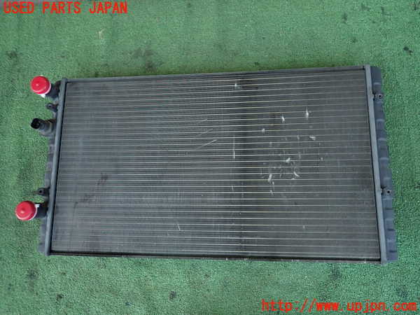 2UPJ-37342321]VW ルポGTI(6EAVY)ラジエーター1 中古_m0003.jpg