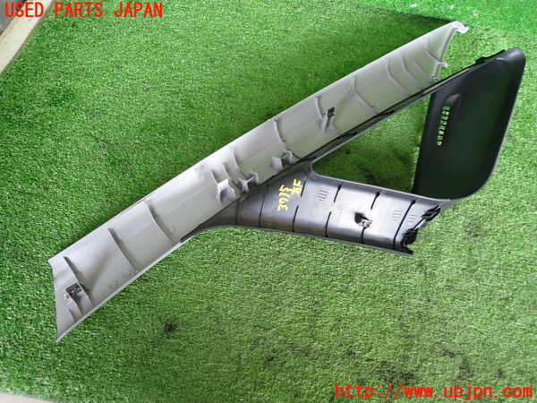 2UPJ-37357655]コルト ラリーアート バージョンR(Z27AG)右フロントピラートリム 中古_m0003.jpg
