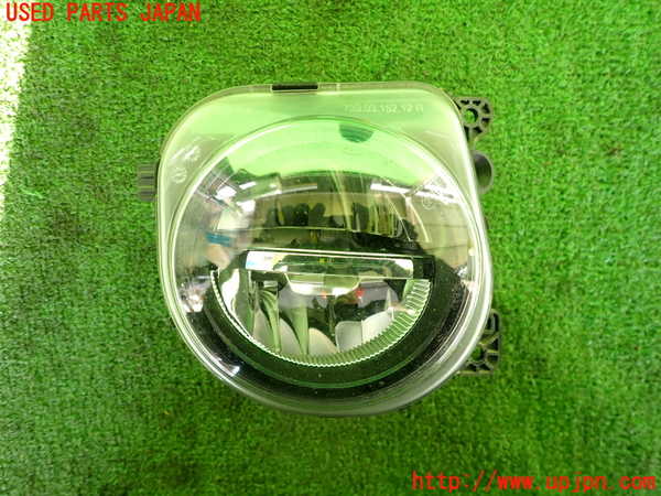 2UPJ-37361180]BMW 523i F10(XG20)右フォグ 中古_m0001.jpg