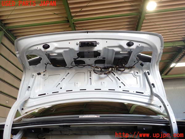 2UPJ-37381500]BMW 320d(3D20)(F30)トランク 中古_m0003.jpg