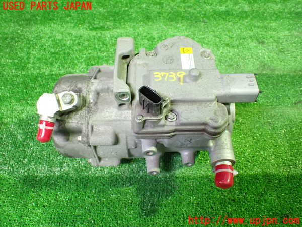 1UPJ-37396025]ヴォクシーハイブリッド(ノアハイブリッド)(ZWR80G)エアコンコンプレッサー 中古_m0001.jpg