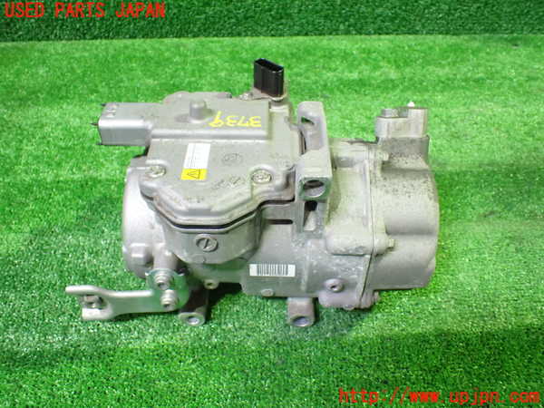 1UPJ-37396025]ヴォクシーハイブリッド(ノアハイブリッド)(ZWR80G)エアコンコンプレッサー 中古_m0002.jpg