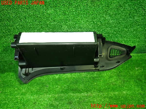 5UPJ-37397516]ヴォクシーハイブリッド(ノアハイブリッド)(ZWR80G)グローブボックス1 (上側) 中古_m0003.jpg