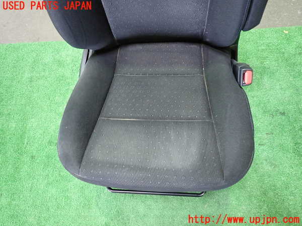 5UPJ-37397035]ヴォクシーハイブリッド(ノアハイブリッド)(ZWR80G)運転席シート 中古_m0004.jpg