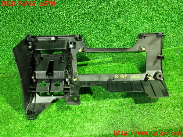 5UPJ-37397842]ヴォクシーハイブリッド(ノアハイブリッド)(ZWR80G)小物入れ2 中古_m0003.jpg
