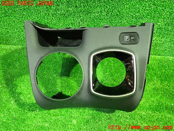 1UPJ-37397691]ヴォクシーハイブリッド(ノアハイブリッド)(ZWR80G)内装トリム類1 中古_m0001.jpg