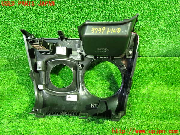 1UPJ-37397691]ヴォクシーハイブリッド(ノアハイブリッド)(ZWR80G)内装トリム類1 中古_m0004.jpg