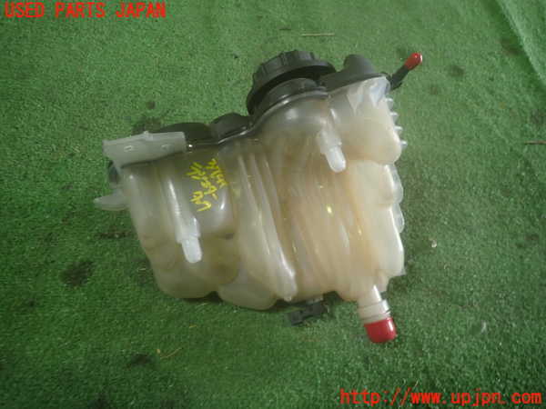 1UPJ-37412410]ジャガー・XF スポーツブレイク(JBS2XC)ラジエータータンク 中古_m0003.jpg