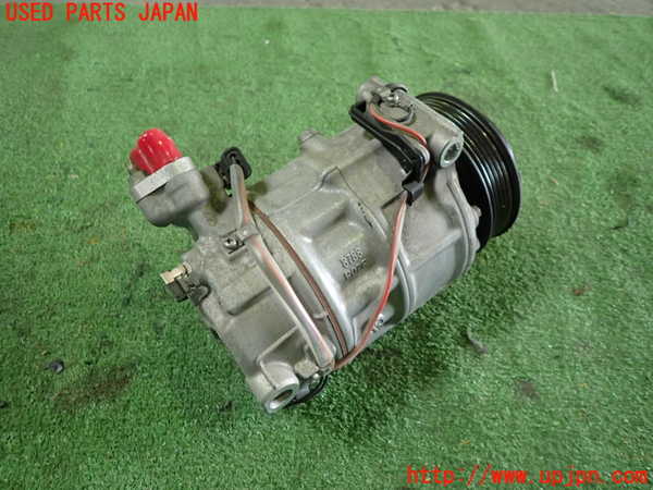 1UPJ-37416025]ジャガー・XF スポーツブレイク(JBS2XC)エアコンコンプレッサー 中古_m0004.jpg