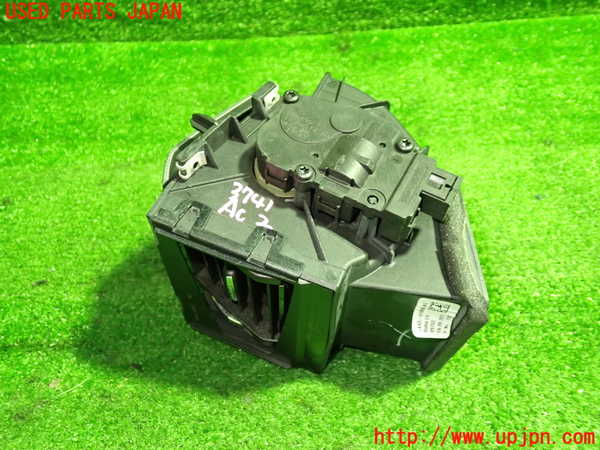 1UPJ-37417527]ジャガー・XF スポーツブレイク(JBS2XC)エアコン吹き出し口2 (左) 中古_m0003.jpg