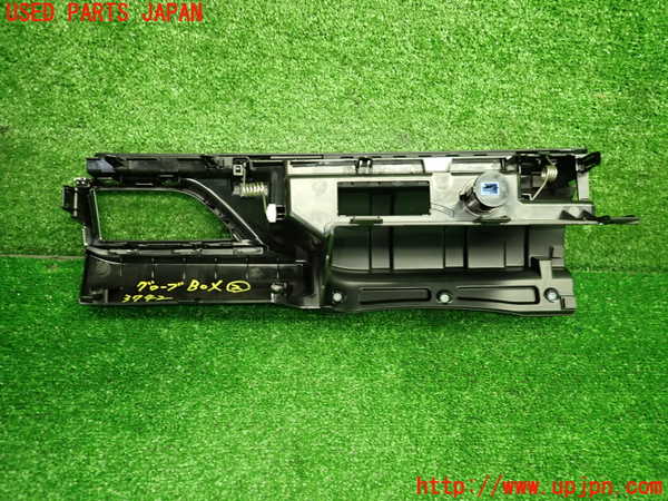 1UPJ-37427517]ソリオ バンディット(MA37S)グローブボックス2 中古_m0004.jpg