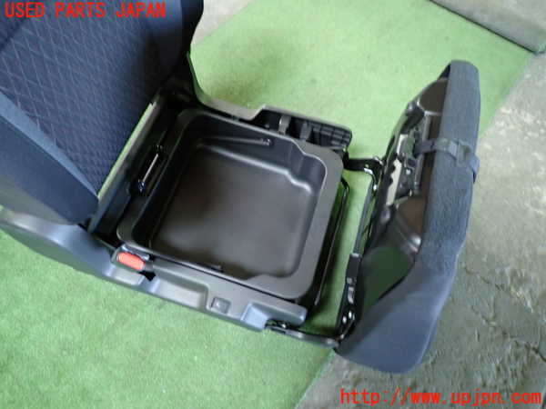 1UPJ-37427065]ソリオ バンディット(MA37S)助手席シート 中古_m0003.jpg