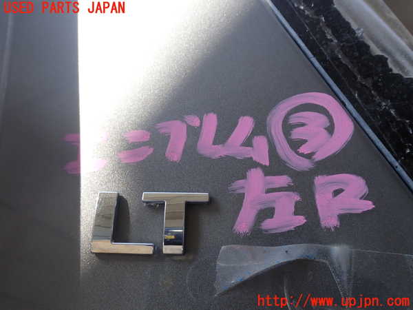 1UPJ-37431633]シボレー・サバーバン(型式不明)エンブレム3 中古_m0001.jpg