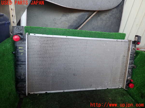 1UPJ-37432321]シボレー・サバーバン(型式不明)ラジエーター1 中古_m0001.jpg