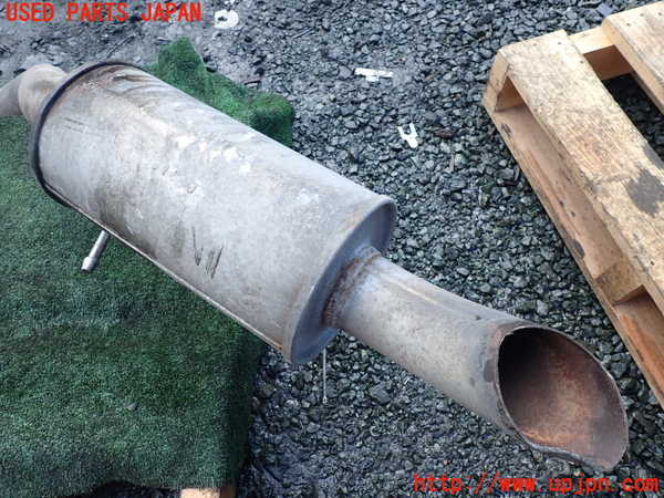 1UPJ-37432671]シボレー・サバーバン(型式不明)リアマフラー1 中古_m0004.jpg