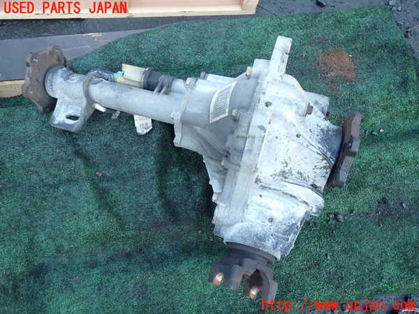 1UPJ-37434350]シボレー・サバ―バン(型式不明)フロントデフ 中古_m0002.jpg