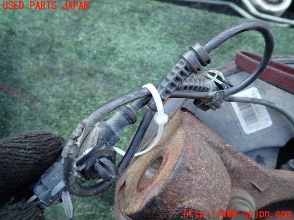 1UPJ-37434295]シボレー・サバ―バン(型式不明)左フロントナックルハブ 中古_m0003.jpg