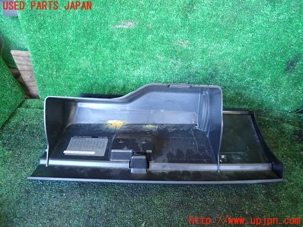 1UPJ-37437516]シボレー・サバーバン(型式不明)グローブボックス1 中古_m0003.jpg