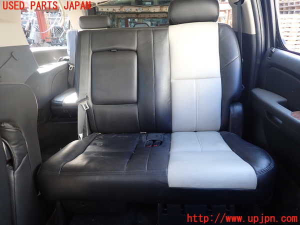 1UPJ-37437175]シボレー・サバーバン(型式不明)左2列目シート 中古_m0001.jpg