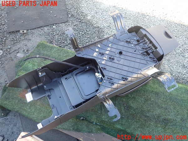 1UPJ-37437540]シボレー・サバーバン(型式不明)センターコンソール 中古_m0005.jpg