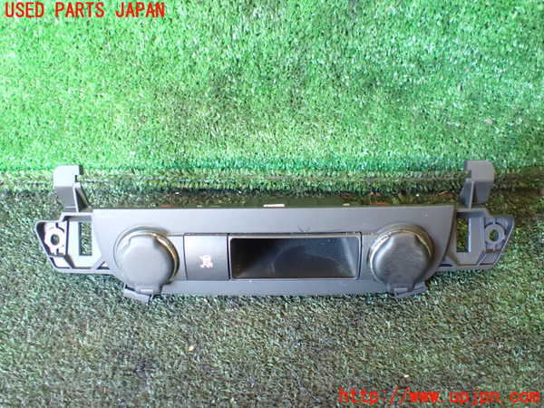 1UPJ-37437841]シボレー・サバーバン(型式不明)小物入れ1 中古_m0001.jpg