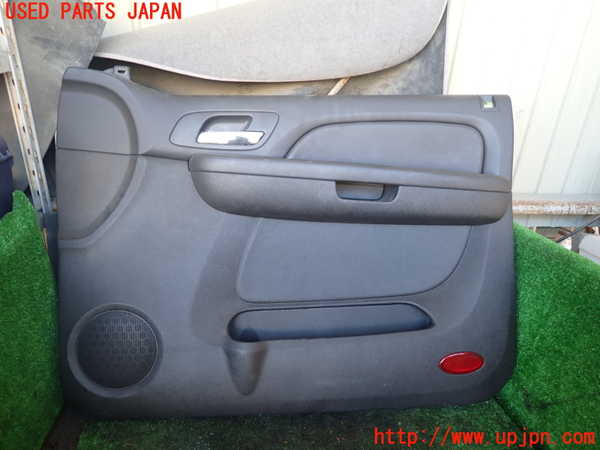 1UPJ-37431234]シボレー・サバーバン(型式不明)右前ドア内張り 中古_m0001.jpg