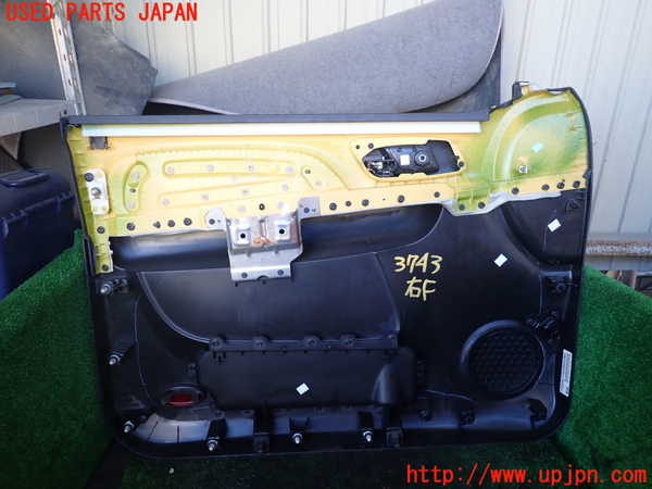 1UPJ-37431234]シボレー・サバーバン(型式不明)右前ドア内張り 中古_m0004.jpg