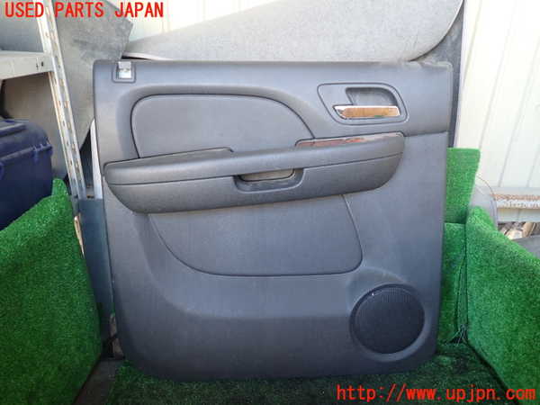 1UPJ-37431324]シボレー・サバーバン(型式不明)左後ドア内張り 中古_m0001.jpg