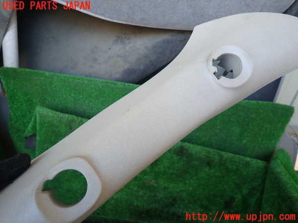 1UPJ-37437655]シボレー・サバーバン(型式不明)右フロントピラートリム 中古_m0003.jpg