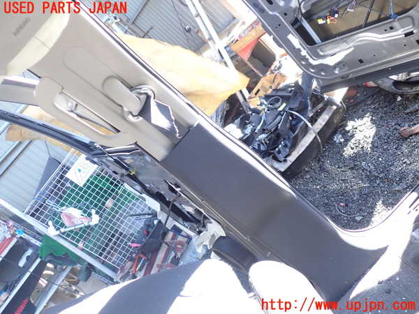 1UPJ-37437670]シボレー・サバーバン(型式不明)左センターピラートリム 中古_m0001.jpg