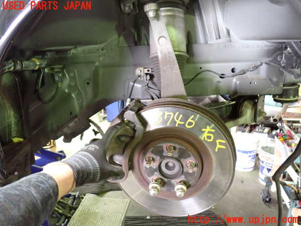 1UPJ-37464290]ジャガー・XJ(J72RA)右フロントナックルハブ 中古_m0001.jpg