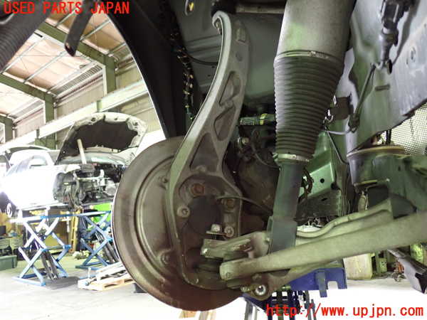 1UPJ-37464290]ジャガー・XJ(J72RA)右フロントナックルハブ 中古_m0002.jpg