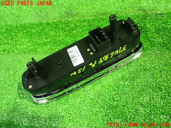 1UPJ-37466240]ジャガー・XJ(J72RA)右前パワーウィンドウスイッチ 中古_m0002.jpg