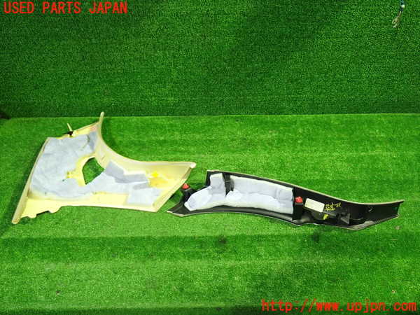 1UPJ-37467675]ジャガー・XJ(J72RA)右リアピラートリム 中古_m0002.jpg