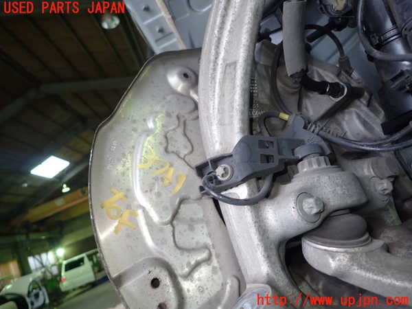 1UPJ-37474290]ベンツ C220 d(205014)(W205)右フロントナックルハブ 中古_m0002.jpg