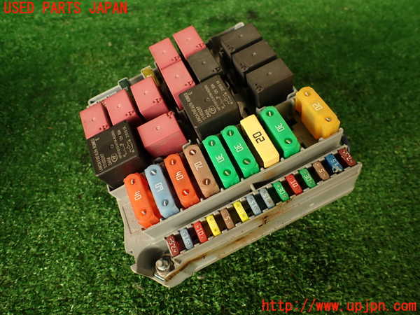 2UPJ-37506741]アバルト・595(312142)ヒューズボックス1 中古_m0001.jpg