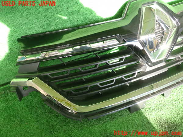 2UPJ-37511050]ルノー・カングー(KFKH5H)ラジエターグリル 中古_m0002.jpg