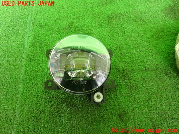 2UPJ-37511180]ルノー・カングー(KFKH5H)右フォグ 中古_m0001.jpg