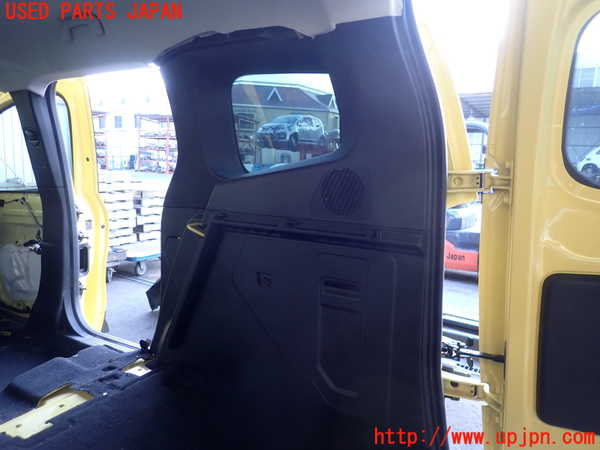 5UPJ-37517675]ルノー・カングー(KFKH5H)右リアピラートリム 中古_m0001.jpg