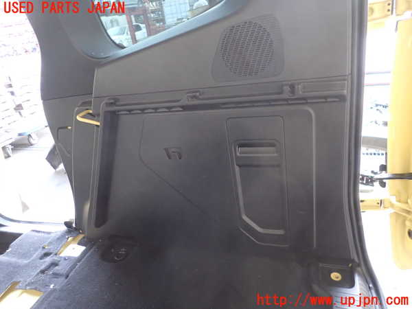 5UPJ-37517675]ルノー・カングー(KFKH5H)右リアピラートリム 中古_m0003.jpg