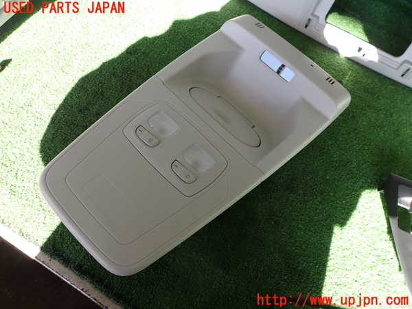 2UPJ-37516411]ルノー・カングー(KFKH5H)ルームランプ1 (1列目真中) 中古_m0001.jpg